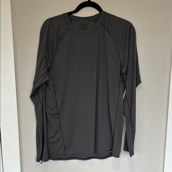 Patagonia Other - Patagonia Gray Lightweight Capilene Baselayer Top Medium